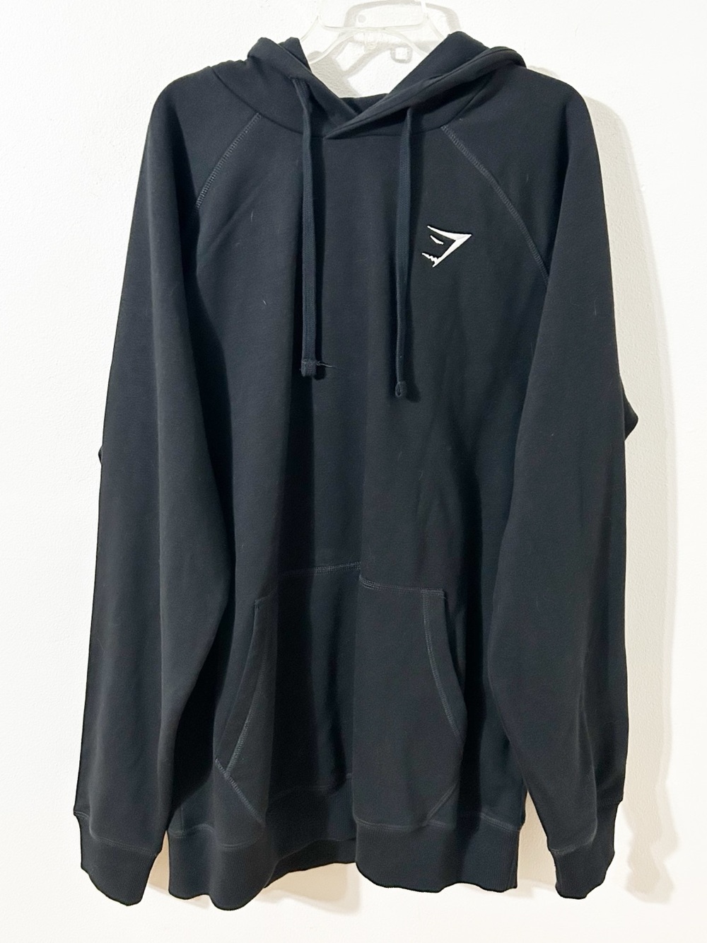 Gymshark Long Sleeve Crest Hoodie Kangaroo Pocket And Ribbed Cuffs Black Large